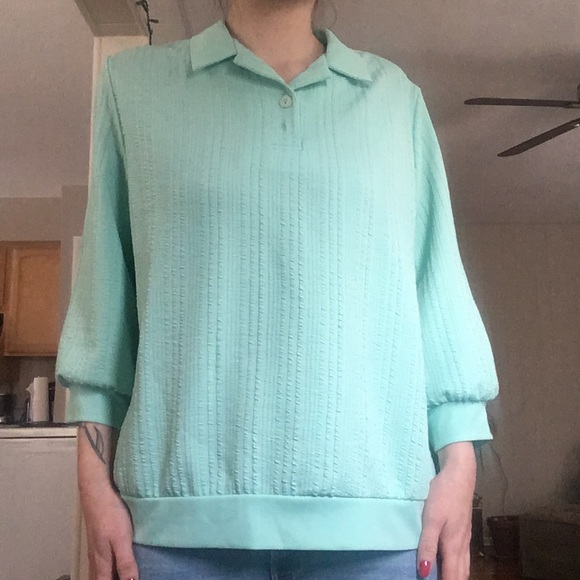 Mint Green Vintage Blouse 🐬 - Picture 3 of 8